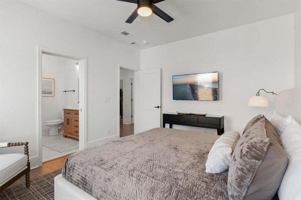 Surf And Sound 6 Bedroom Home