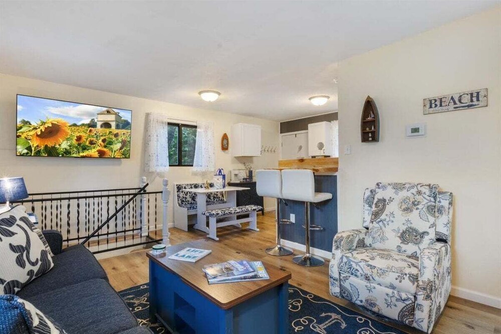 Lakefront Home, Private Dock + Kayaks,arcade Games, Pet Friendly