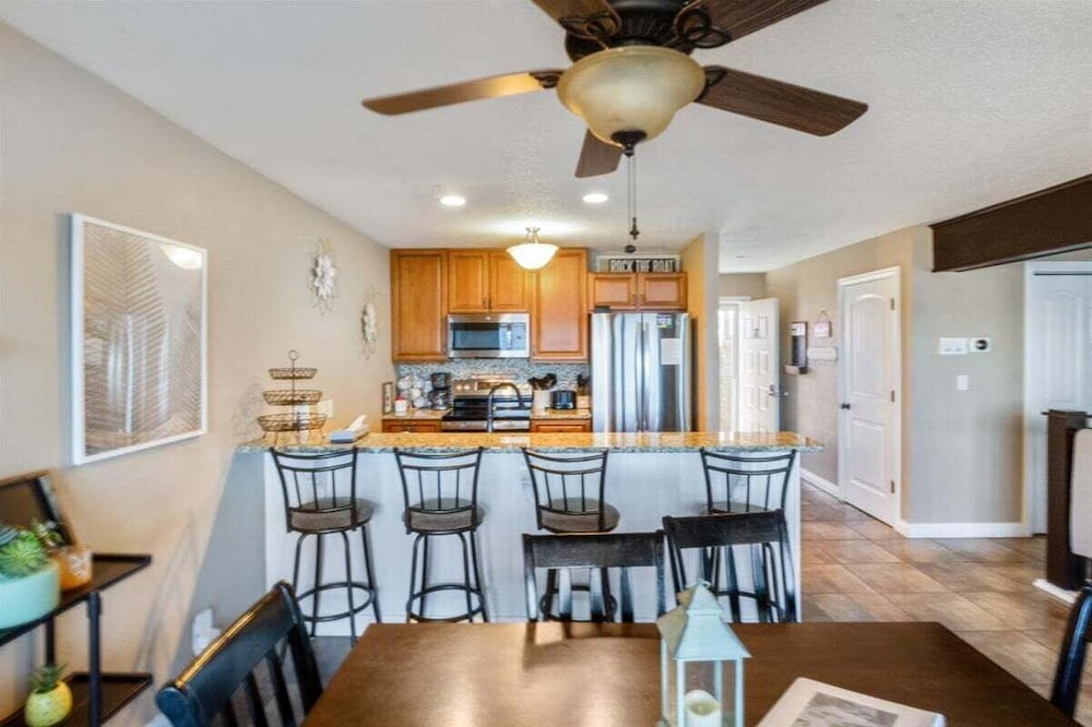 Spacious Family Friendly 3 Bed/3 Bath w/ Amazing Views, Lakeside Pool, & Boat Slip