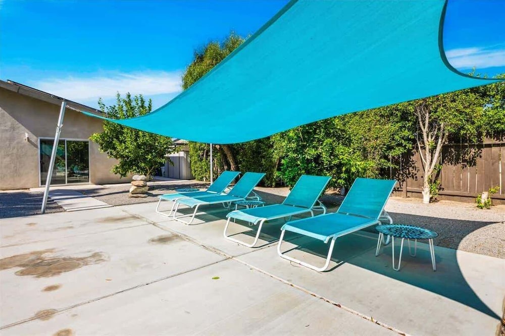 Modern Paradise at Sonora