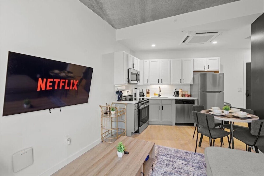 Luxe 2BR Suite in South End Charlotte