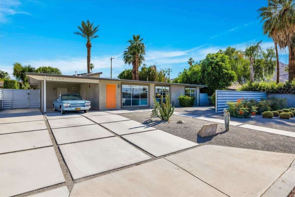 Modern Paradise at Sonora