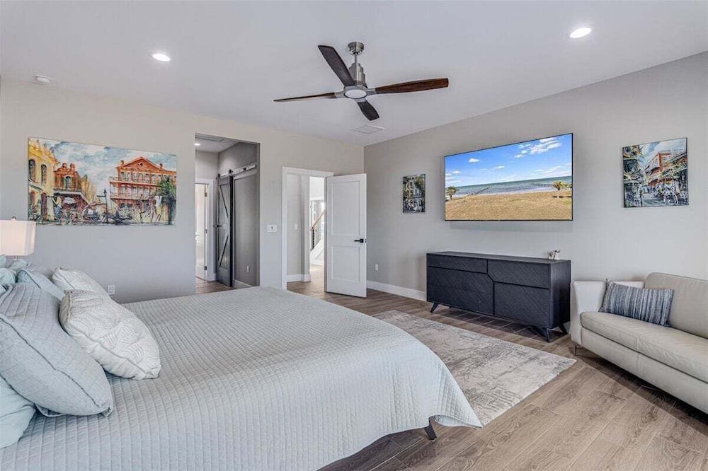Tranquil Waters 8 Bedroom Home