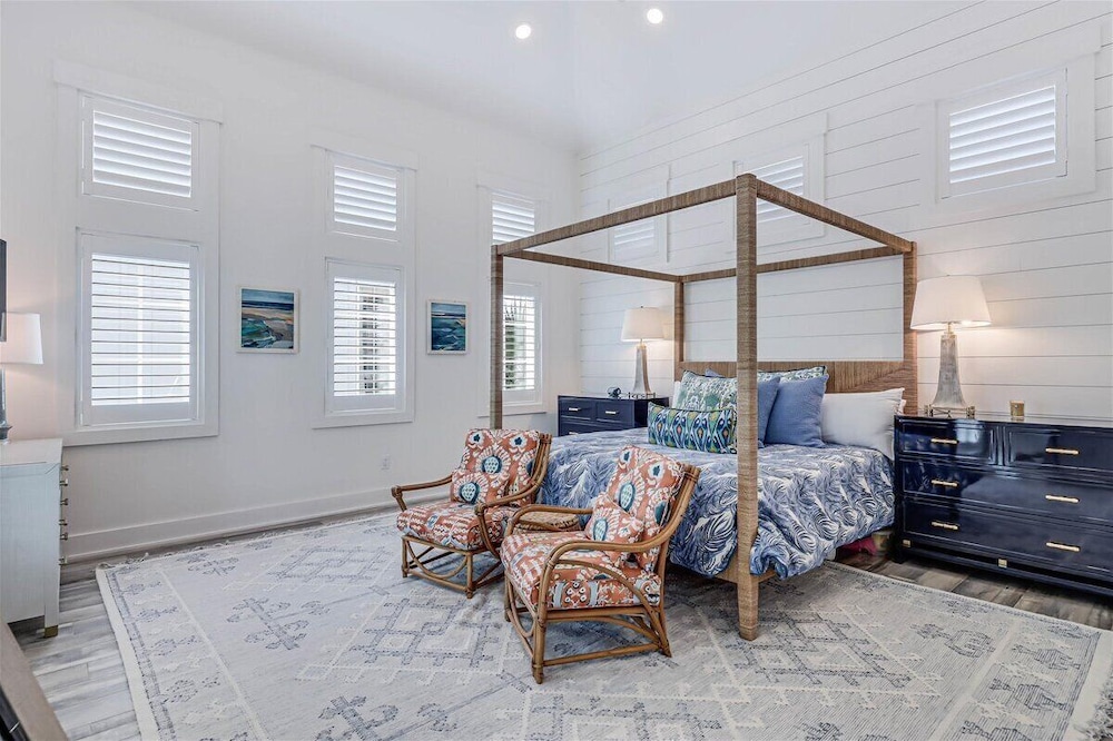 The Pool House 315 HI