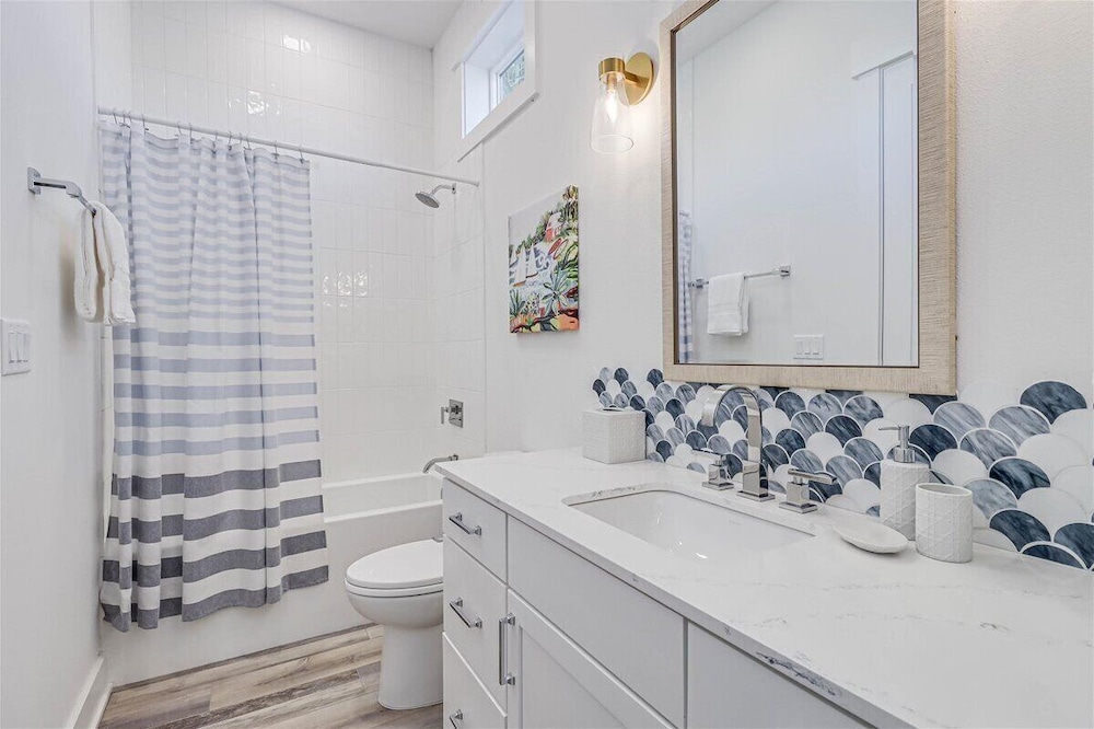 The Pool House 315 HI