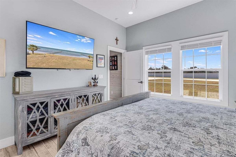 Tranquil Waters 8 Bedroom Home