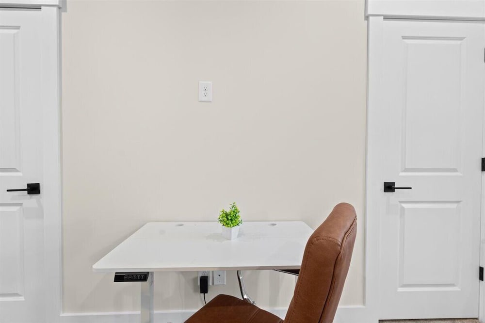 3BR King Townhouse in Uptown CLT