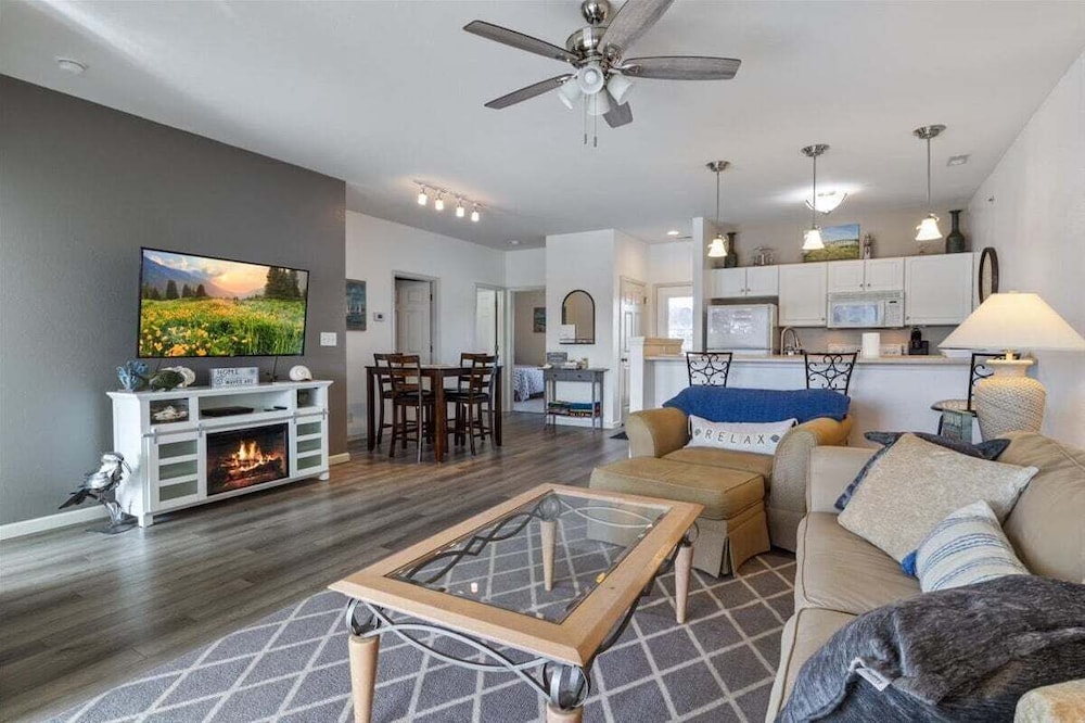 Stunning Main Channel Views, Screened Deck, & Pool
