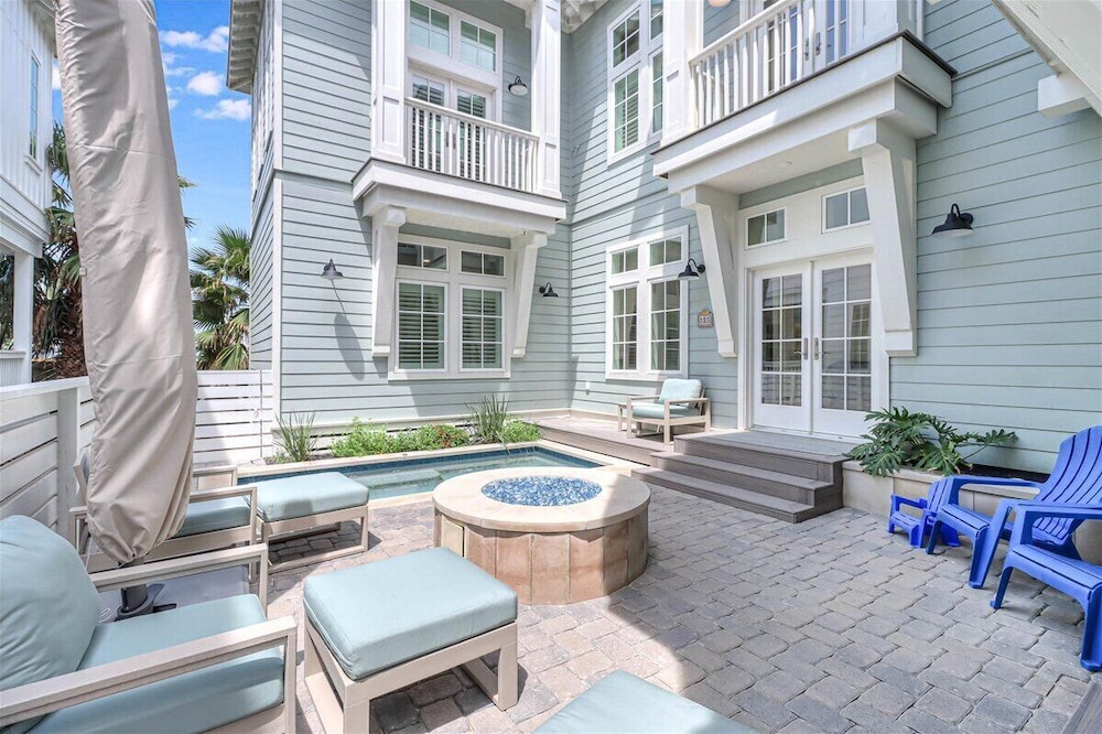 The Pool House 315 HI
