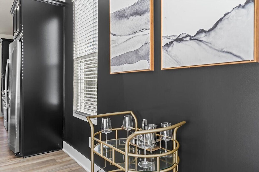 Luxe King 4BR Townhouse in Uptown CLT