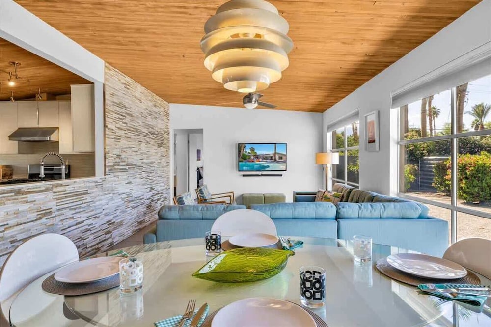 Modern Paradise at Sonora