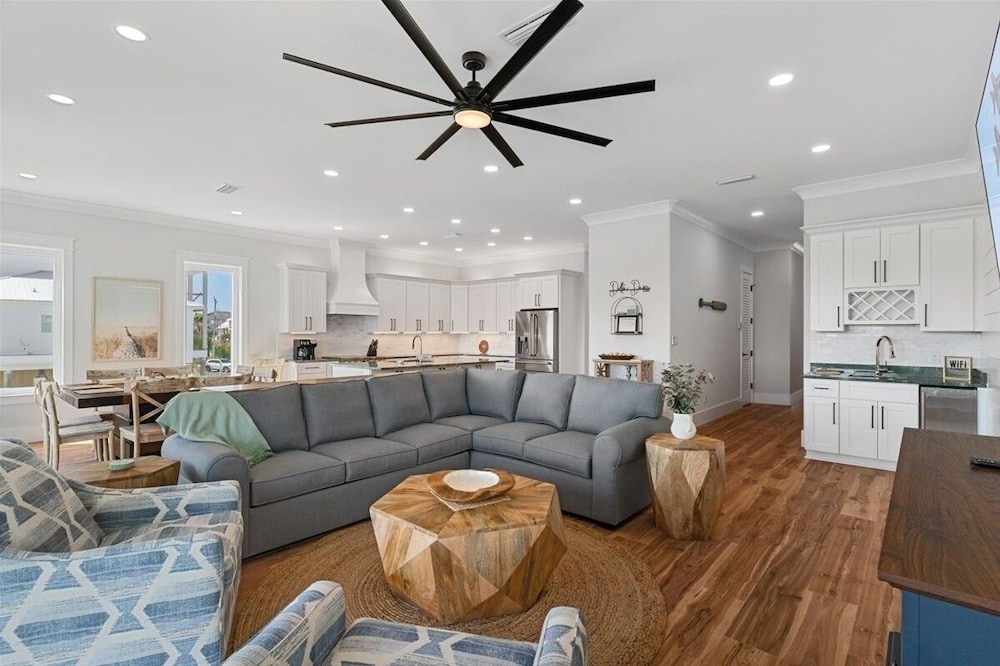Delta Dawn 6 Bedroom Home