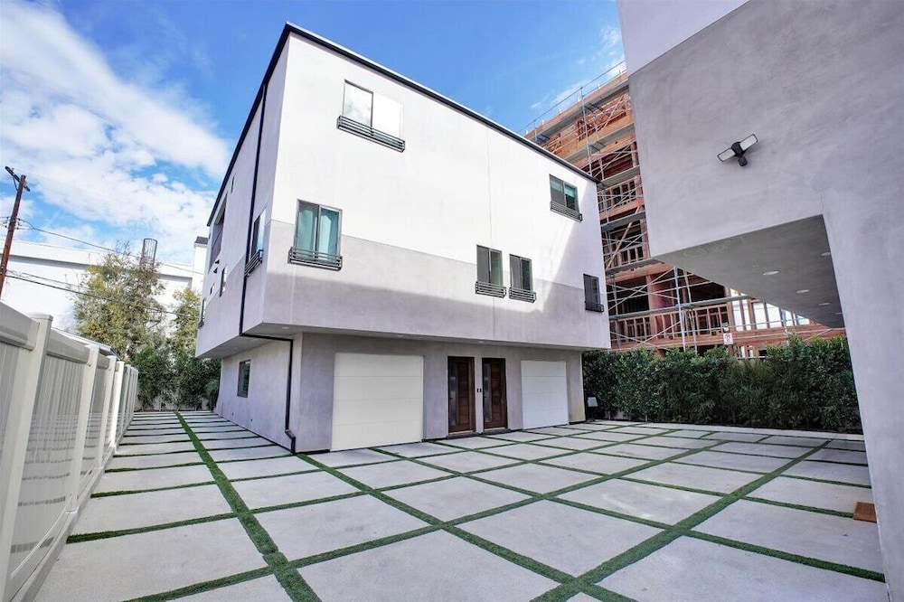 Luxe Townhome | Newly-Built