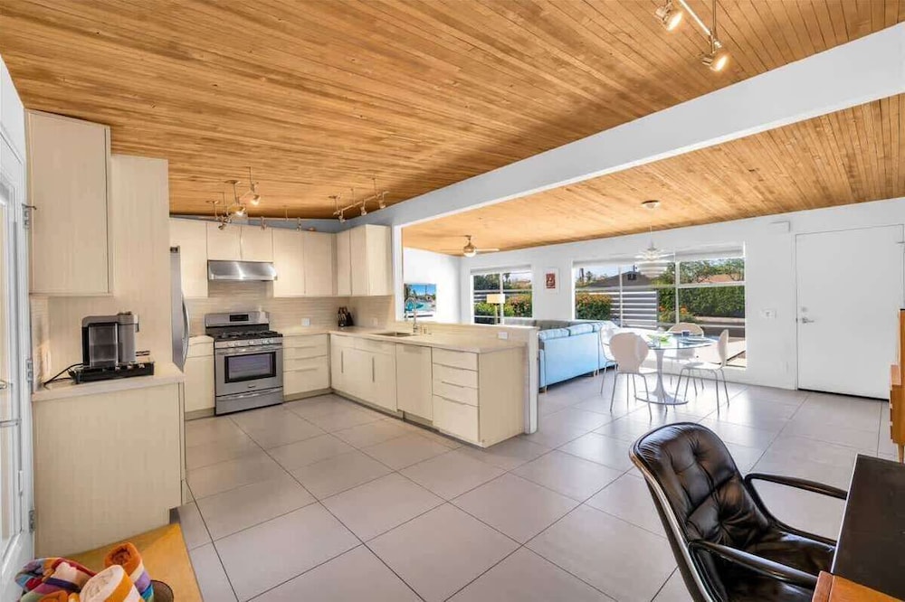 Modern Paradise at Sonora