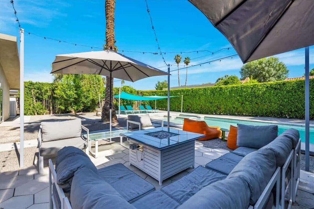Modern Paradise at Sonora