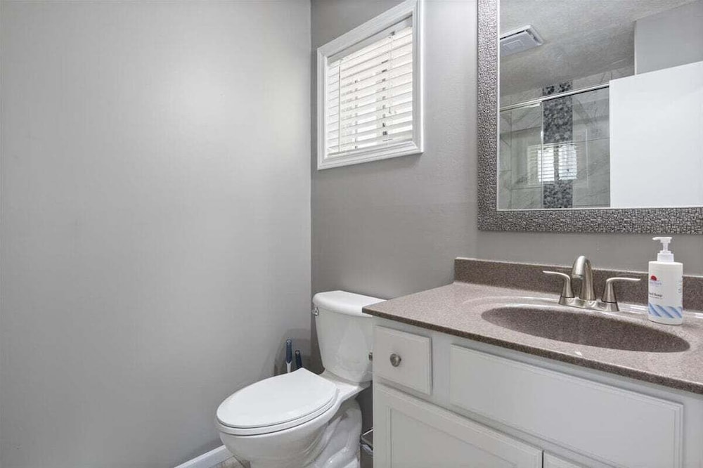 Stunning Views of the 7.5mm, Private Dock, Spacious Decks, Kayaks & More!
