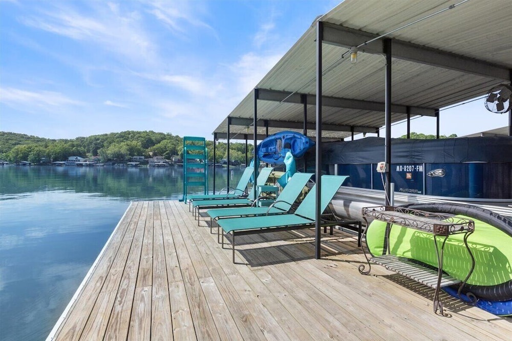 Private Dock, Bunkhouse, Firepit & Kayaks at Mm45