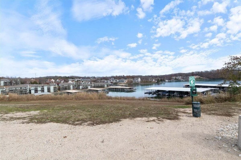 Stunning Main Channel Views, Screened Deck, & Pool