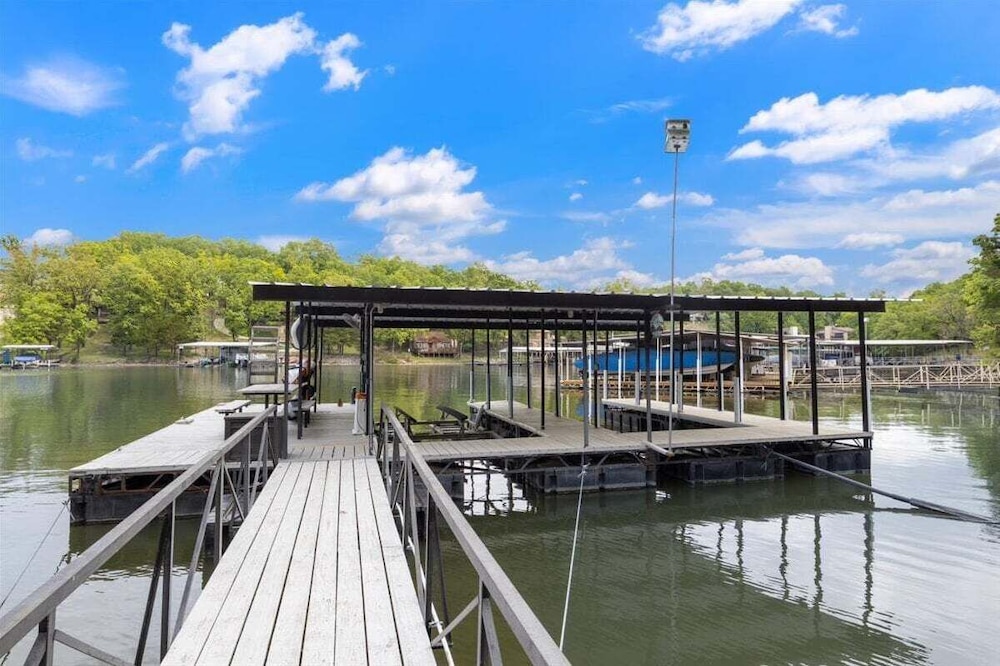 Lakefront Oasis With Skylights & Covered Boat Slip For Extra Adventure