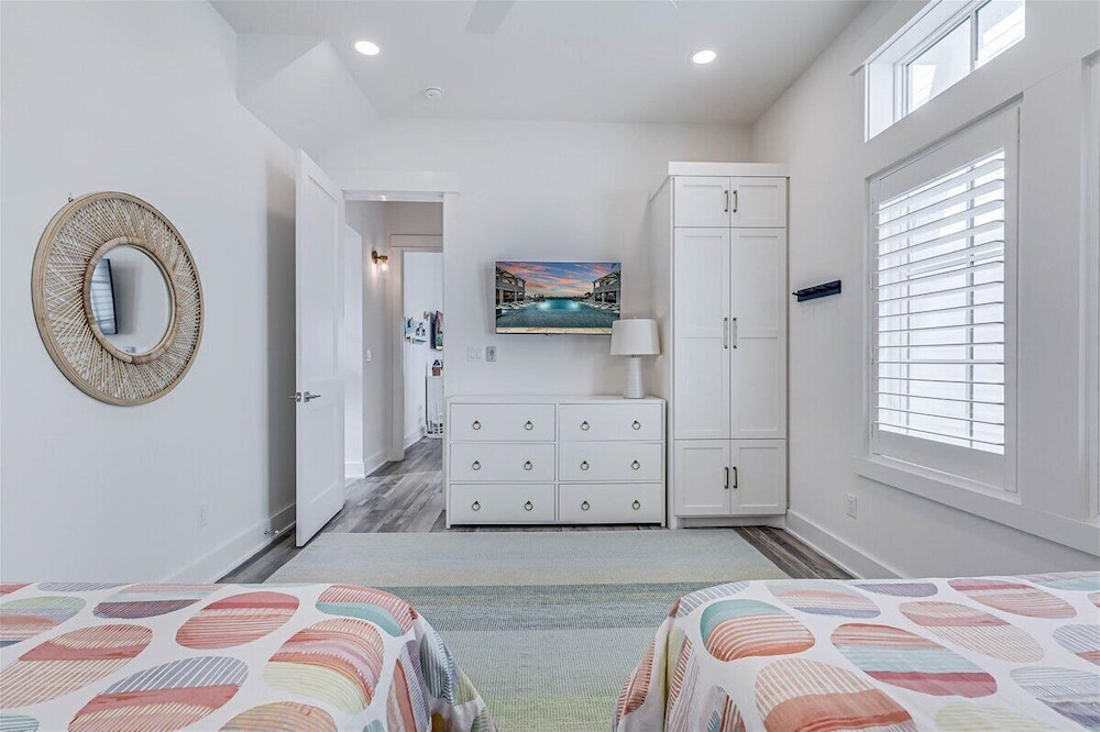 The Pool House 315 HI