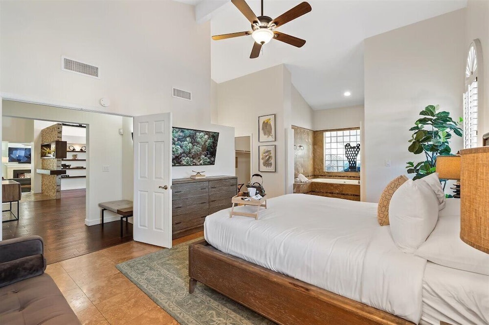 Kierland Charm - Private Yard w/ Pool, Golf & More