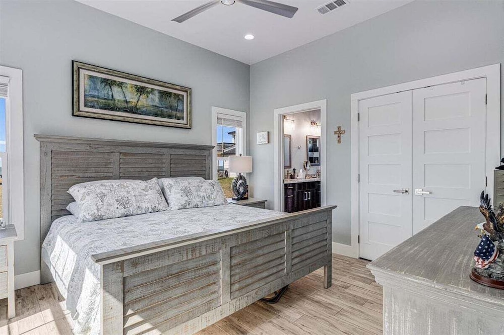 Tranquil Waters 8 Bedroom Home
