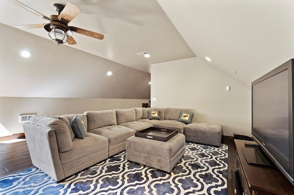 Cyh1012 - Hidden Cedar 5 Bedroom Home