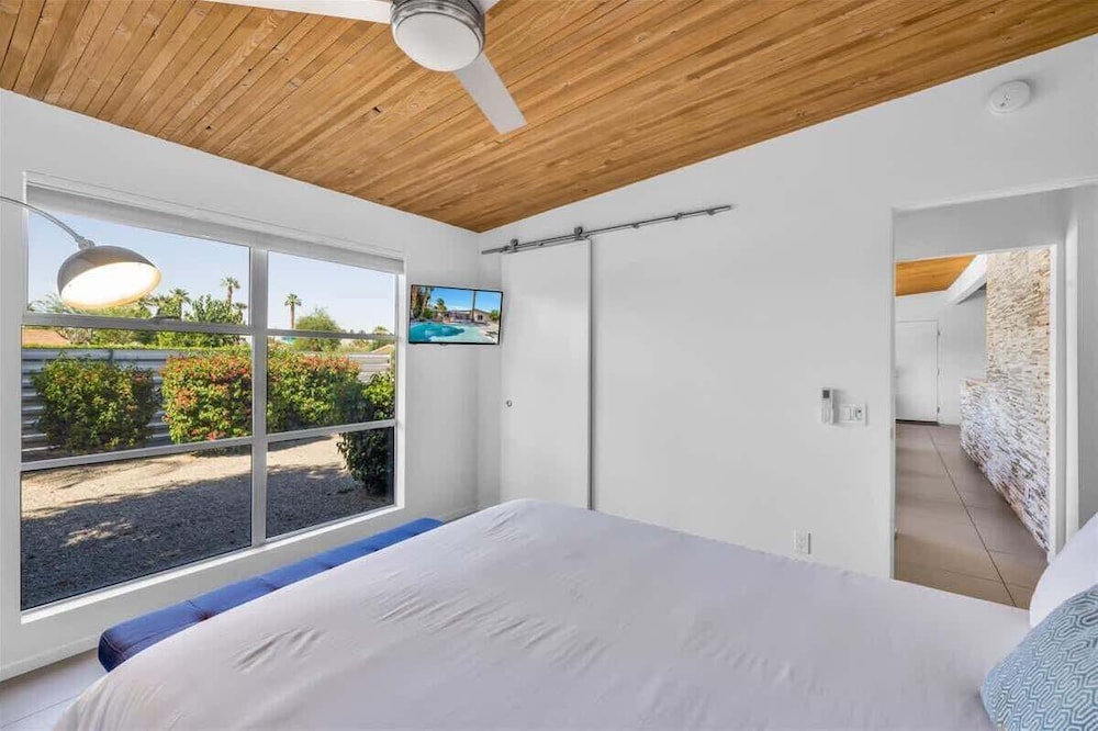 Modern Paradise at Sonora
