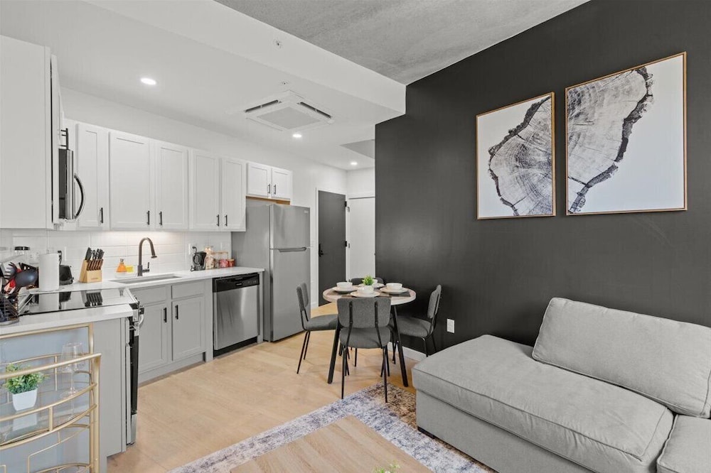 Luxe 2BR Suite in South End Charlotte