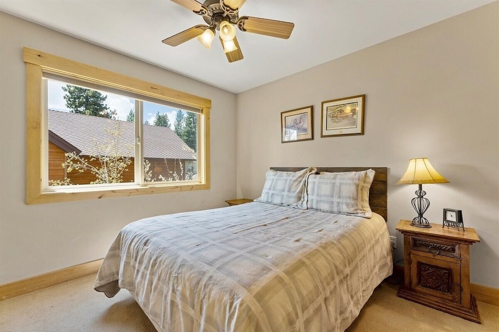 Shaquinaw! 5 Bedroom Home by RedAwning view 4