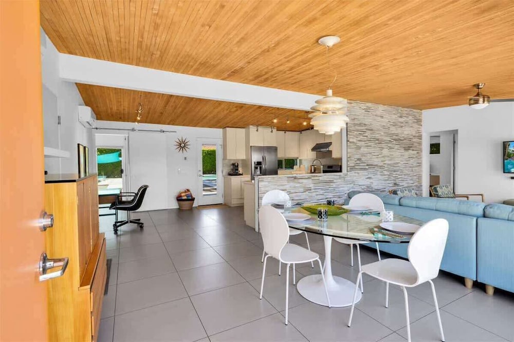 Modern Paradise at Sonora