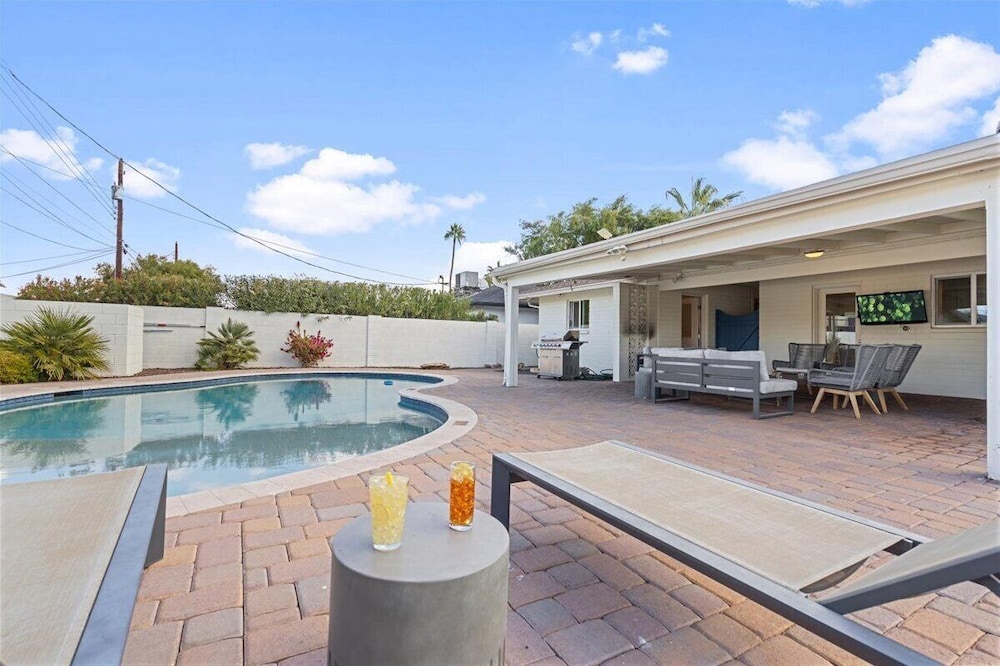 Fairway - Pool & Mini Golf - 5 Mins to Old Town