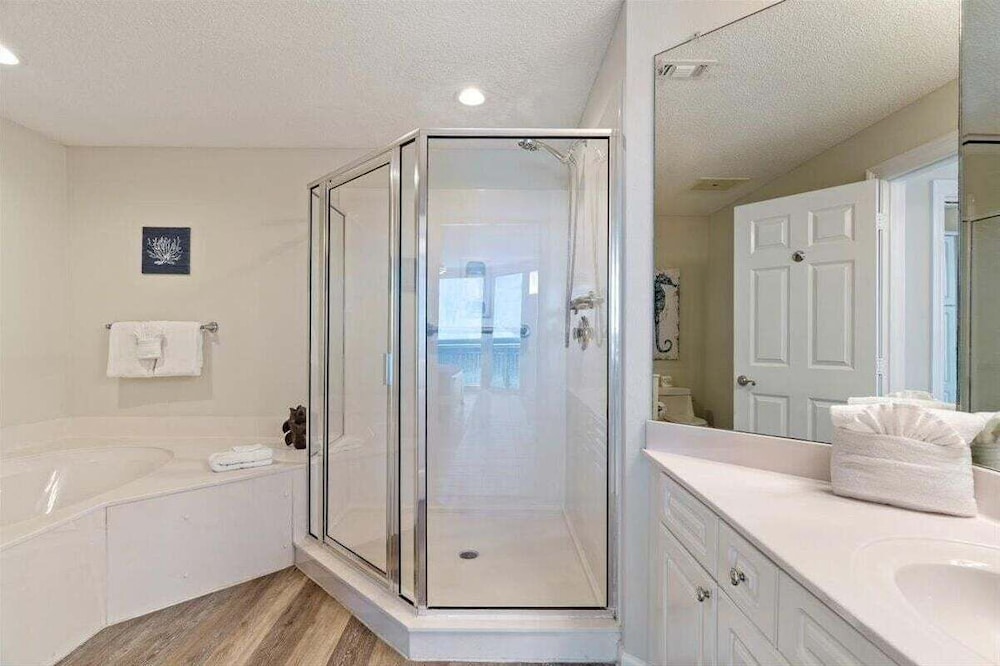 Sea Glass 2 Bedroom Condo
