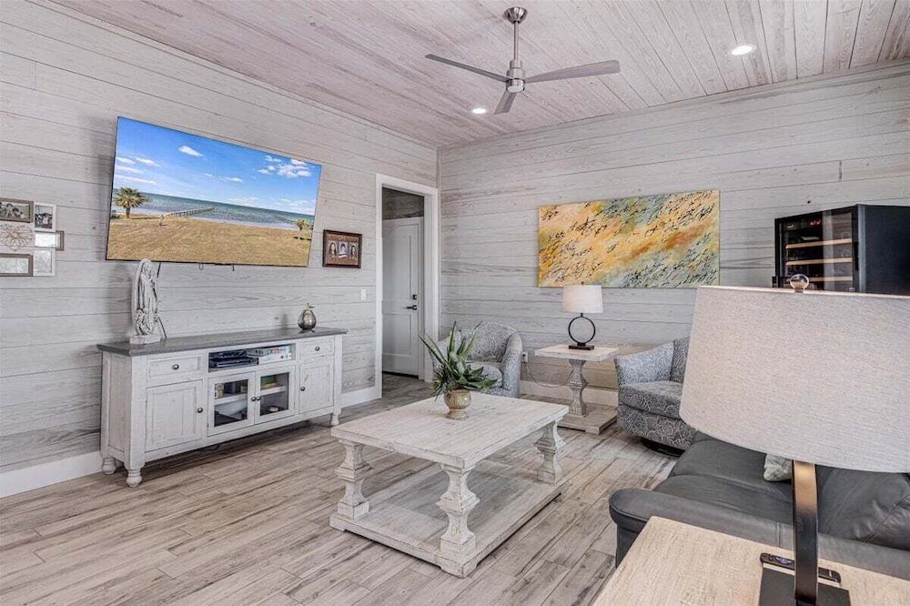 Tranquil Waters 8 Bedroom Home