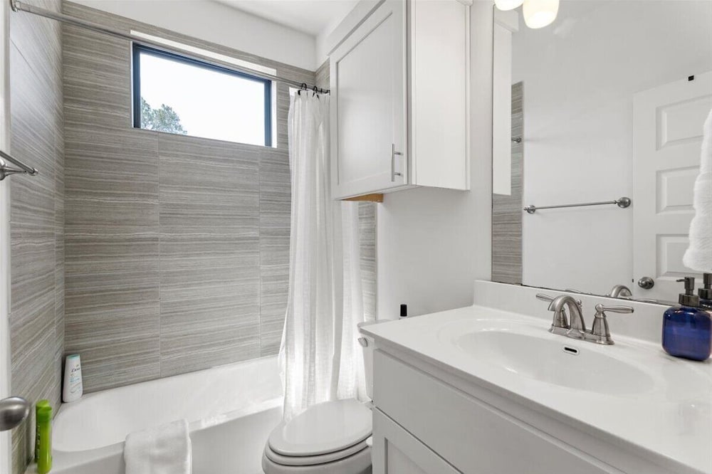 Stunning 3BR Desirable Austin Location
