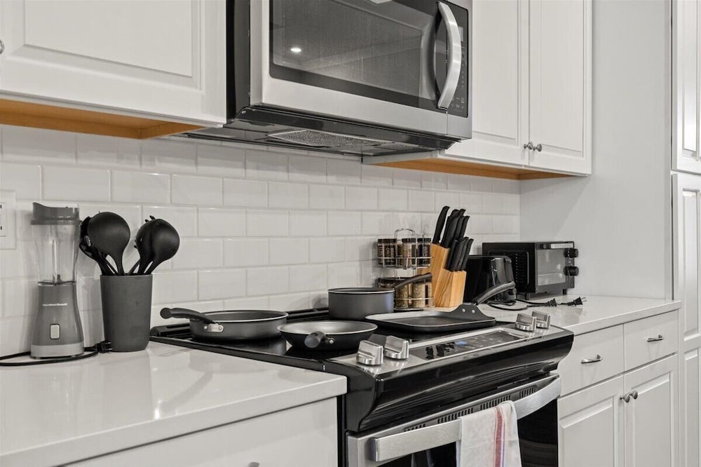 3BR King Townhouse Rooftop in Uptown CLT