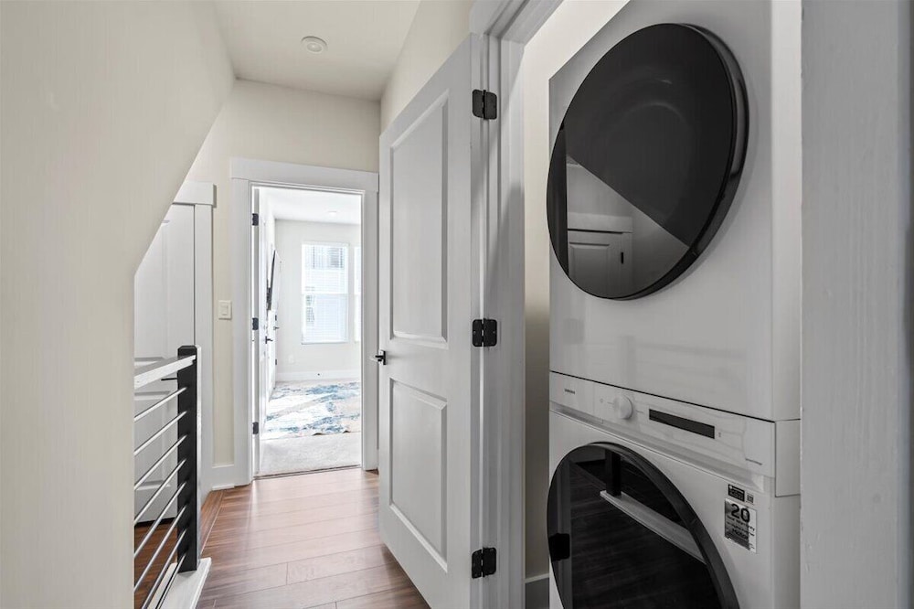 3BR King Townhouse Rooftop in Uptown CLT