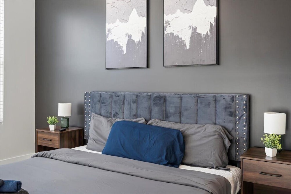 3BR King Townhouse Rooftop in Uptown CLT
