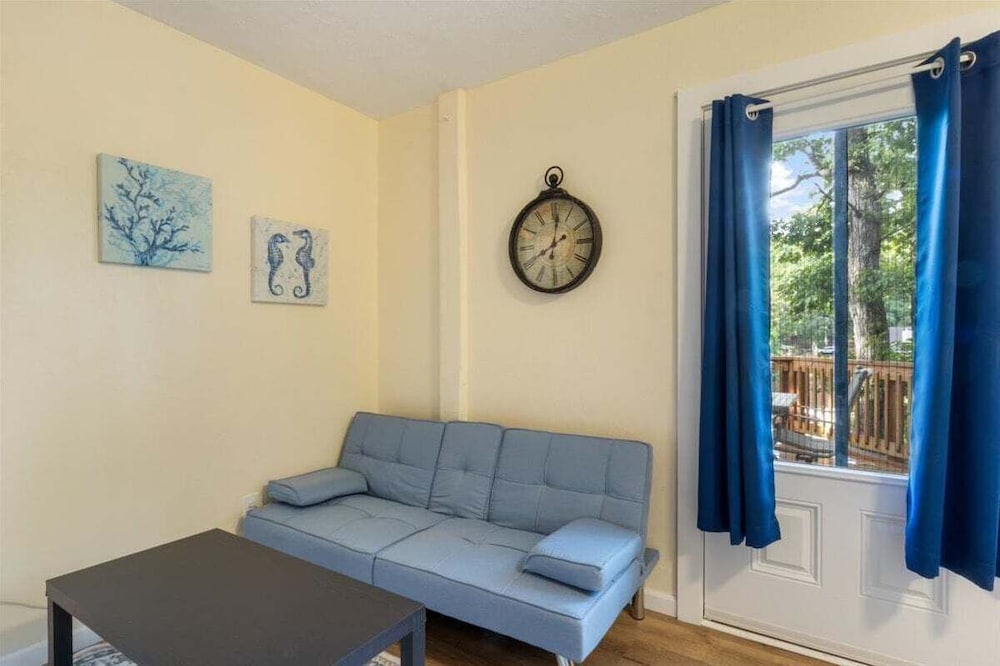 Lakefront Home, Private Dock + Kayaks,arcade Games, Pet Friendly
