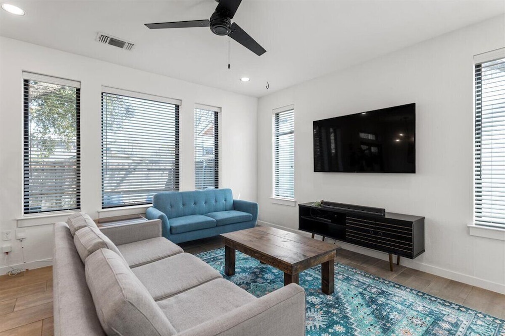 Stunning 3BR Desirable Austin Location