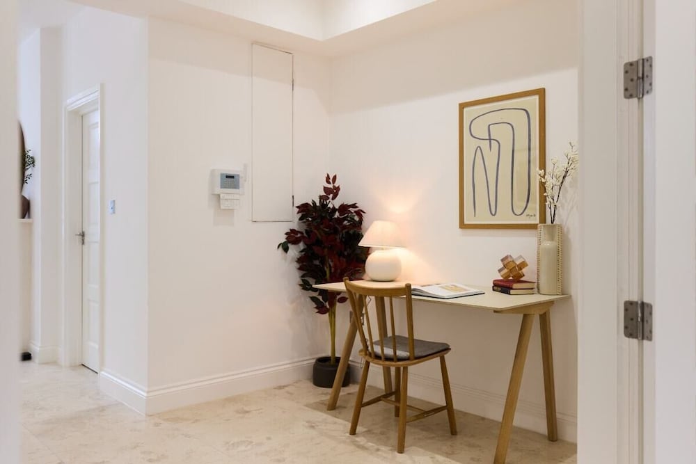 The Camden Park Place - Lovely 4bdr Flat With Garden