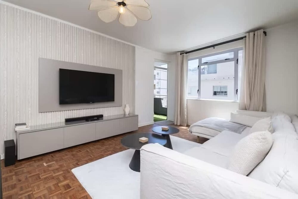 Modern 2 Bedroom Apartment Pleasant Ways Seapoint