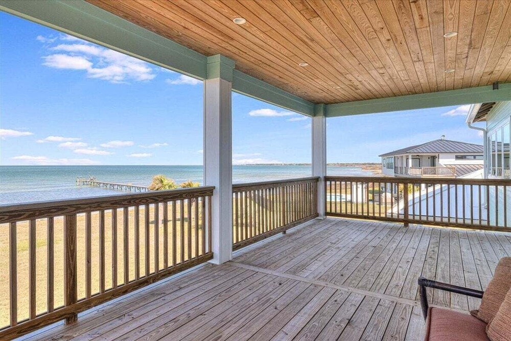Tranquil Waters 8 Bedroom Home