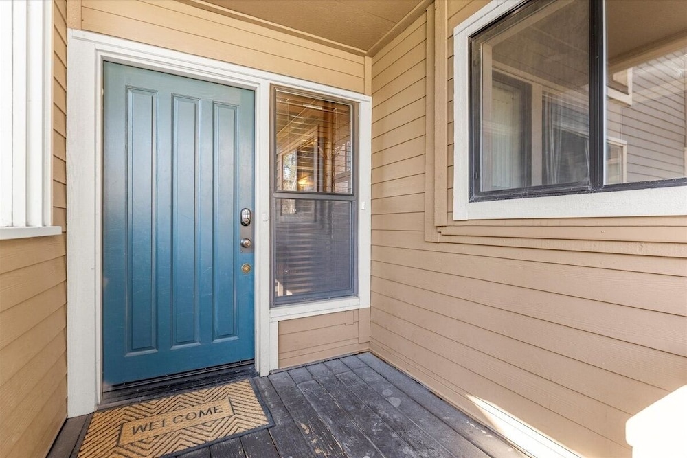 Lake Tahoe Vacations - Swimsuit Required 4 Bedroom Home by RedAwning - Property Image 25