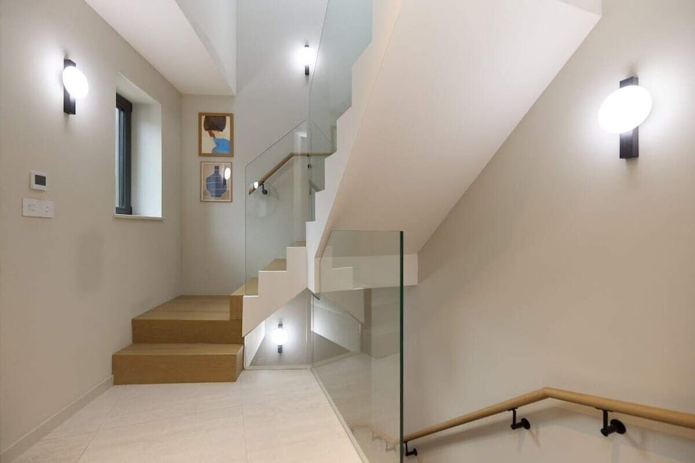 The Letchford Garden Mews - Elegant 2bdr House With Garden & Patio