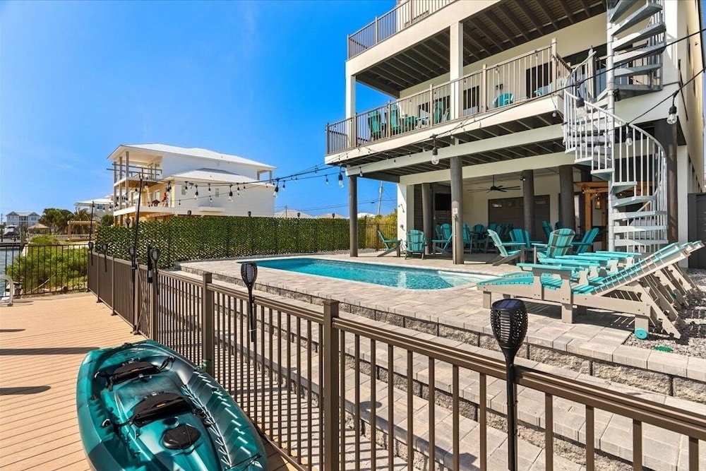 Delta Dawn 6 Bedroom Home