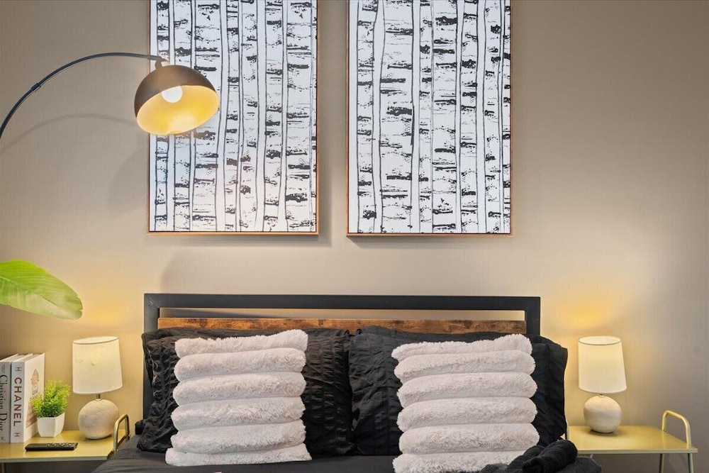 3BR King Townhouse in Uptown CLT