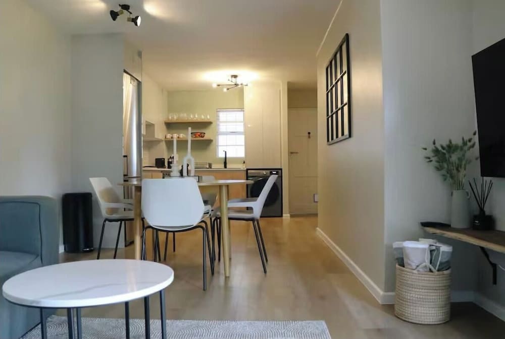 2 Bedroom Ground Floor Apartment Princess Beach Club Houtbay