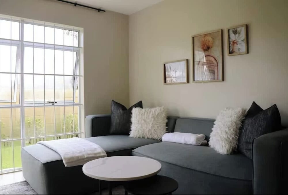 2 Bedroom Ground Floor Apartment, Princess Beach Club, Houtbay