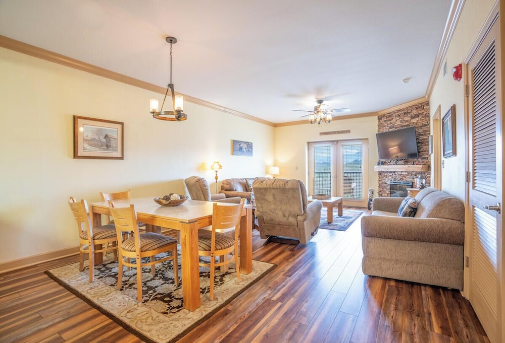 Mountain View Condo 3702